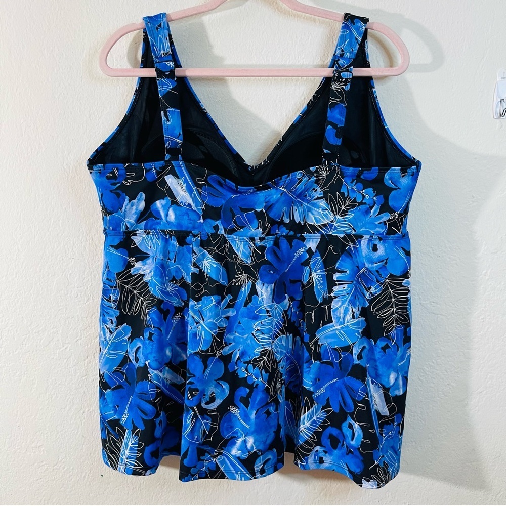 Swimsuits For All Blue Floral Swim Top Women Size 22 Blue/Black Summer Beach - Picture 2 of 7